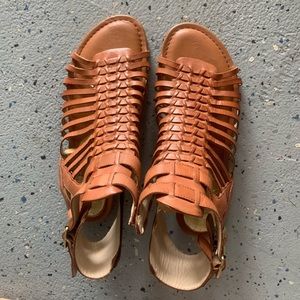 Vince Camuto gladiator sandals